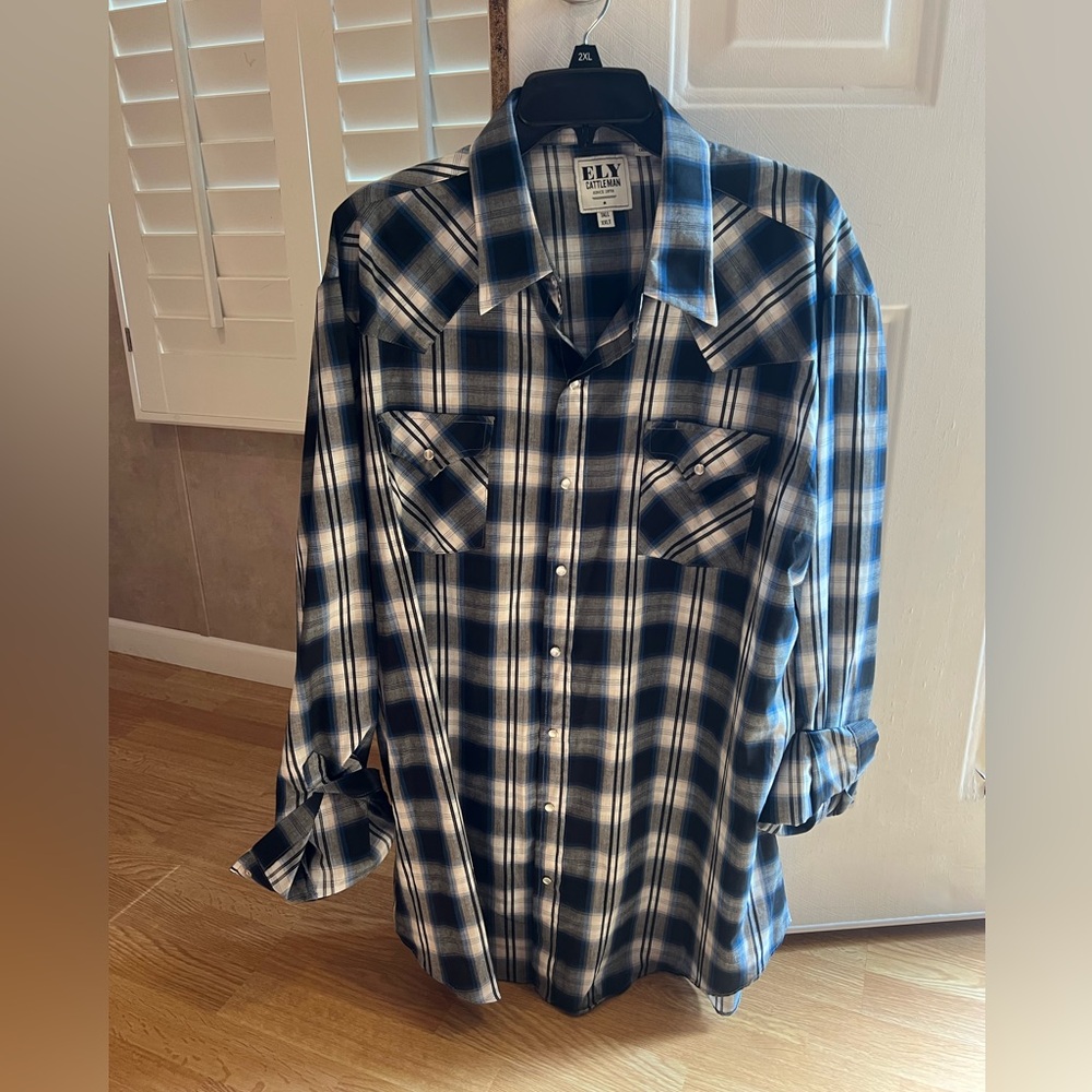 Ely Cattleman Navyand White Casual Button Down Shirt